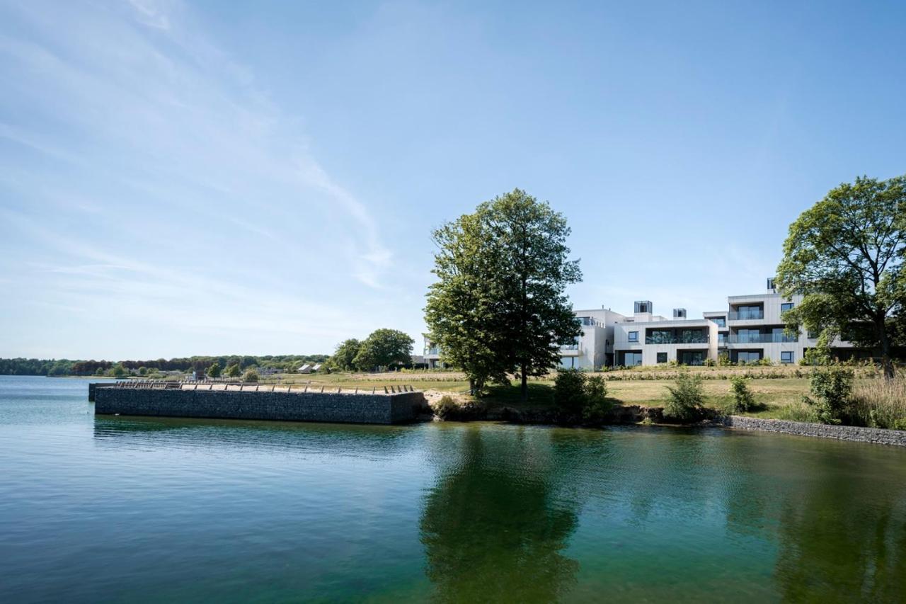 Golden Lakes Hotel Boussu-lez-Walcourt Bagian luar foto