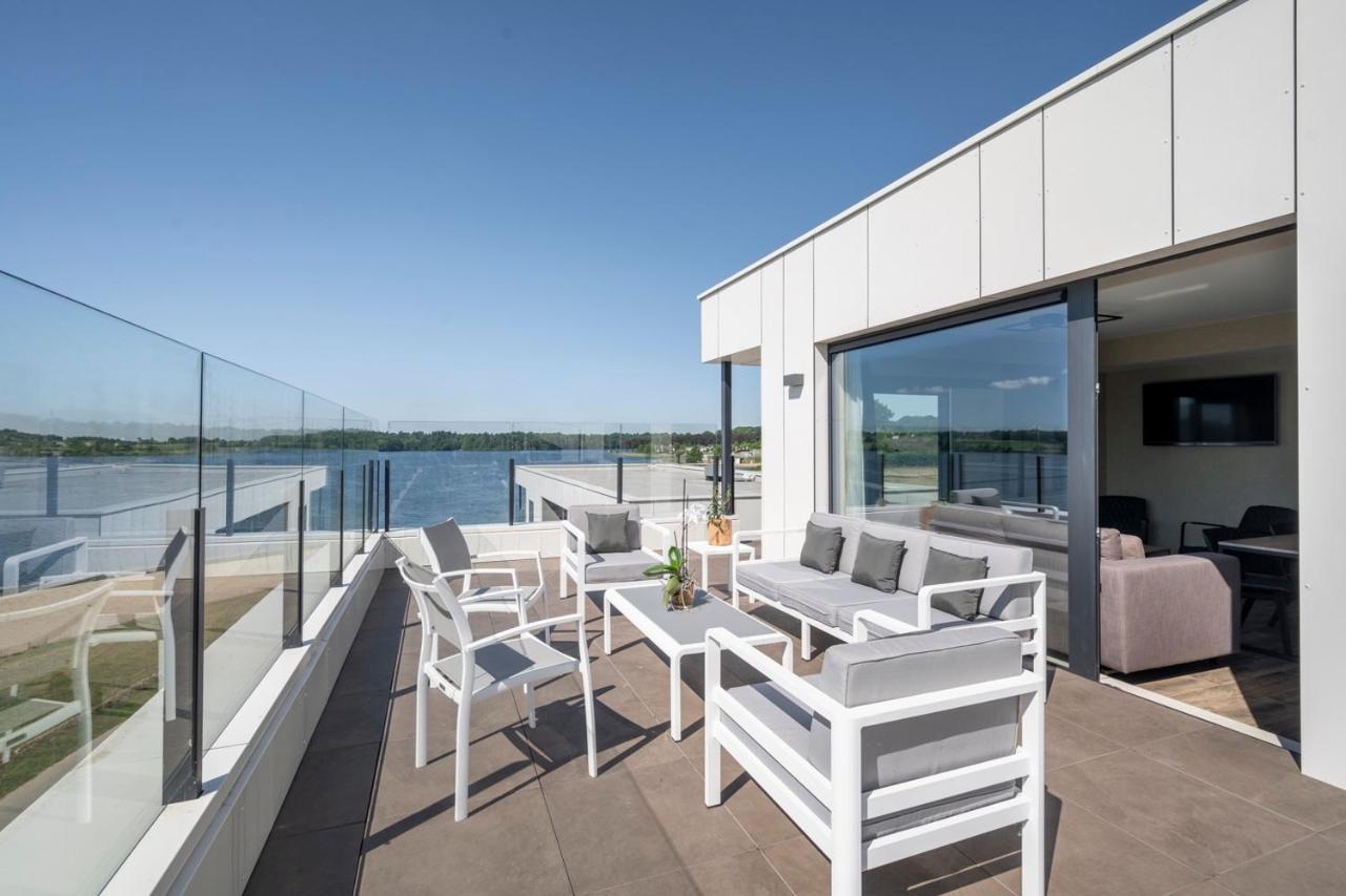 Golden Lakes Hotel Boussu-lez-Walcourt Bagian luar foto