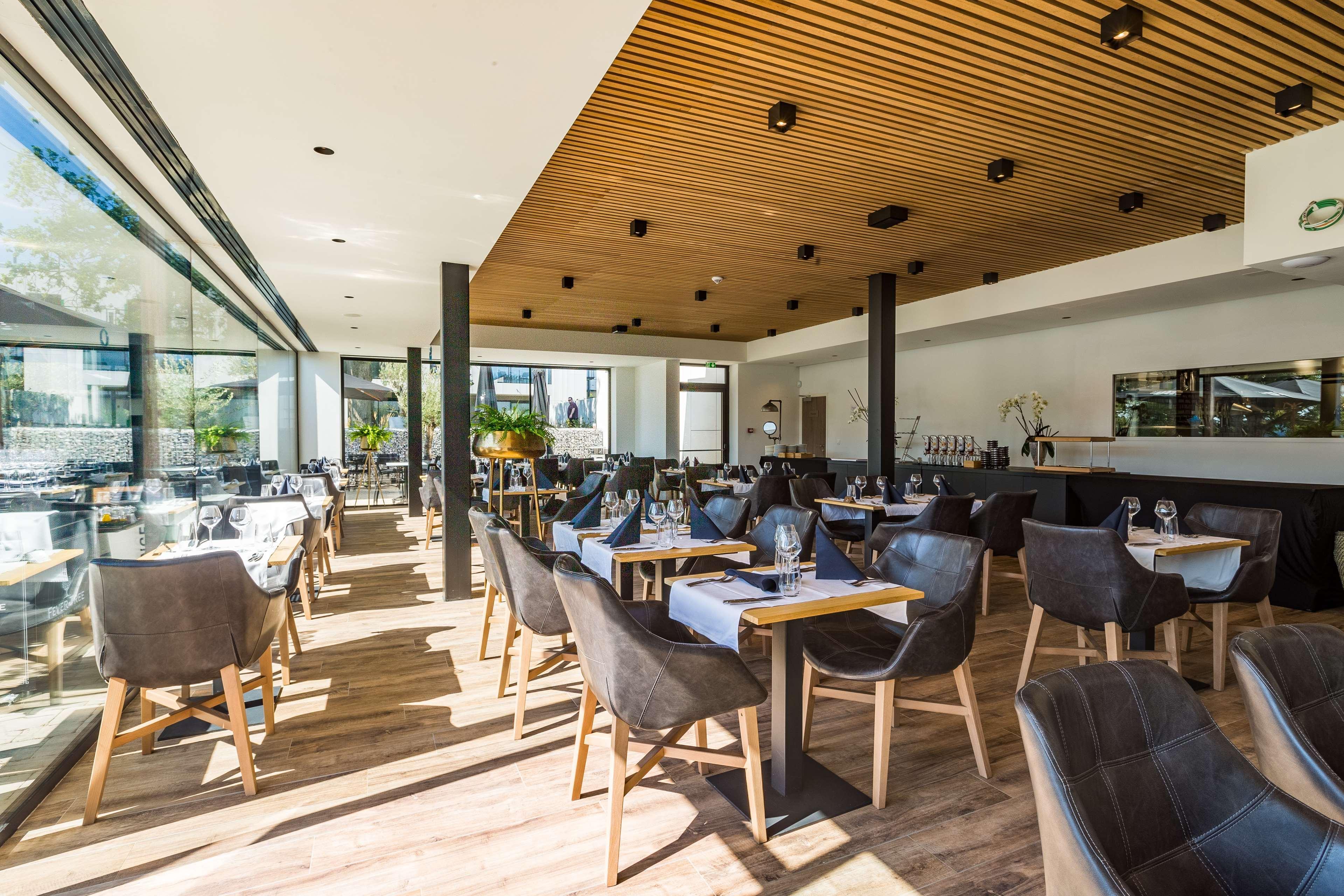 Golden Lakes Hotel Boussu-lez-Walcourt Bagian luar foto