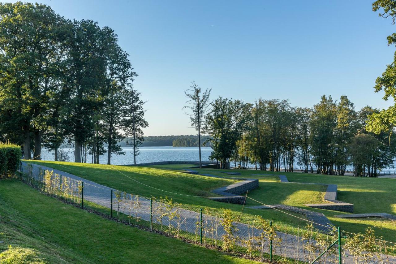 Golden Lakes Hotel Boussu-lez-Walcourt Bagian luar foto